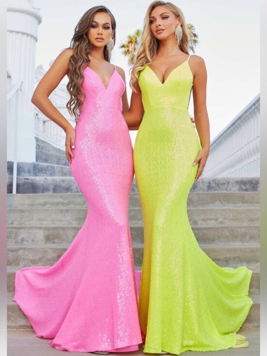 Portia and Scarlett Dresses & Skirts - Portia & Scarlett hot pink‎ sequin gown sz 4